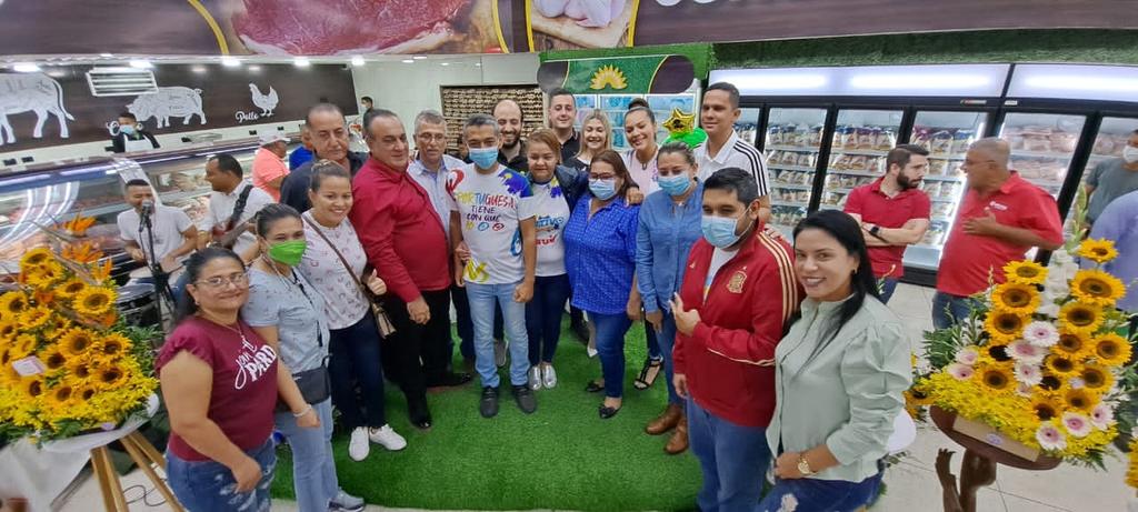 CorpoturP's tweet photo. Seguimos apostando en pro del desarrollo de nuestro municipio. 

Abasto Girasol C.A es inaugurado en la Av. Unda, antiguo local CADA, de Guanare. 

¡Desde la Corporación Portugueseña de Turismo, Corpotur, felicitamos a los inversionistas que forman parte de esta gran iniciativa! https://t.co/Ouw1gYaXwt