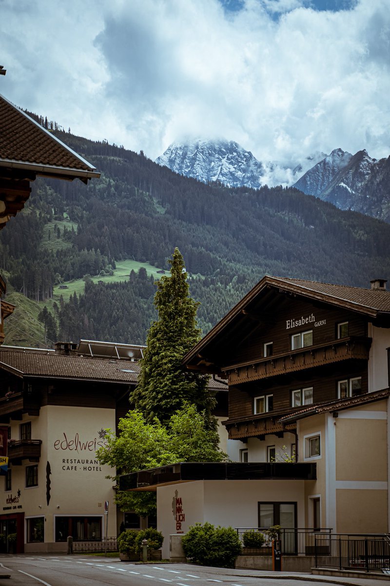bearonearth's tweet photo. Mayrhofen, Austria🇦🇹

เมืองเล็กๆแต่บรรยากาศดี วิวสวยมาก☺️

#เที่ยวยุโรป #รีวิวยุโรป https://t.co/8dahQQW60f