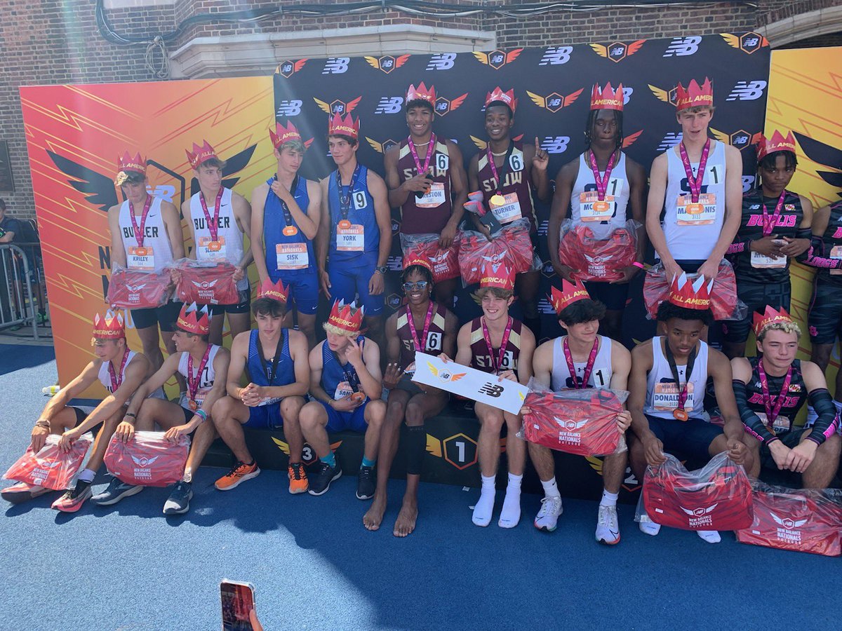 CoachHerbertSMF's tweet image. New Balance Nationals Outdoor Championship 4x400m team fresh after a victory cheesesteak! This group has 3 unsigned seniors and a class of 2023 recruit! College coaches send me a DM for info! @MikeCunningham let’s get these boys offers!
