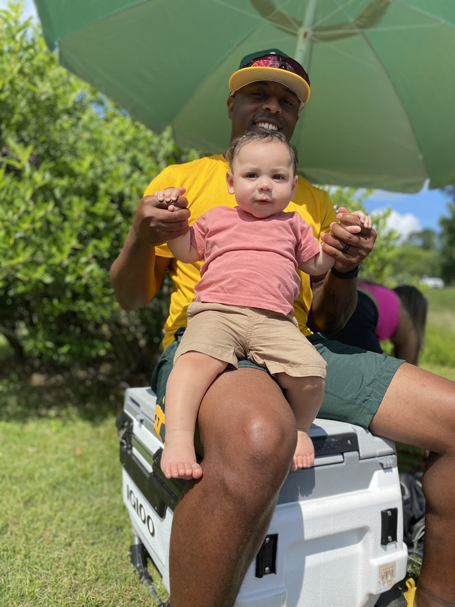 alllison_'s tweet photo. Happy Fathers Day to you! Kelly and I love you so much 🤍🤞🏼 @DelvinHgcJordan https://t.co/s5fKZ6WLwz