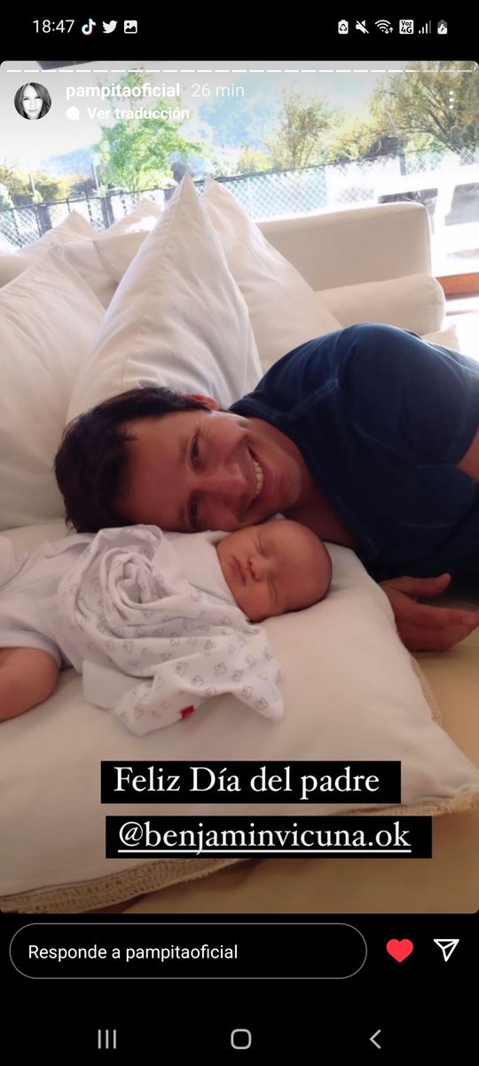 Faacuveron's tweet photo. El chabóm le fue infiel, la humilló públicamente, la quiso hacer quedar como la loca de la historia, construyó una nueva familia enseguida, pese a negarlo, y Pampita jamás habló mal de él. Y ahora acaba de homenajearlo por el día del padre. El verdadero KE MUJER https://t.co/gox5TMZ1CL