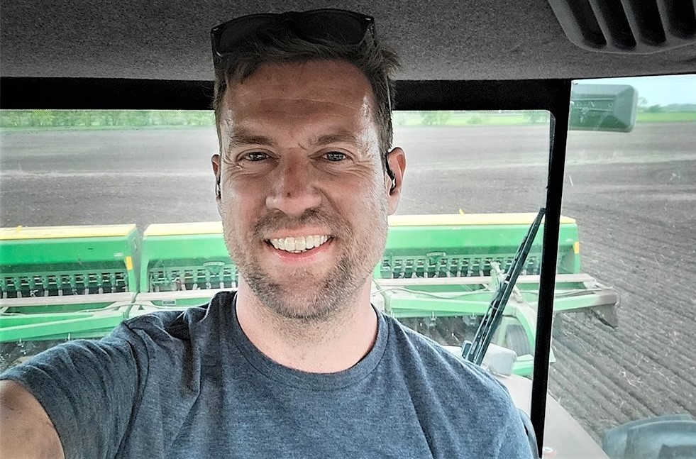 CleanfixFans's tweet photo. ICYMI: For #Manitoba farmer and @westernproducer columnist Toban Dyck, #Seed22 is over … and yet work awaits.

As always, he's provided us a good read in the meantime: https://t.co/ylLBQQGrUp

#CdnAg #Plant22 #AgTwitter #CleanfixFans https://t.co/1QzErrRkUv