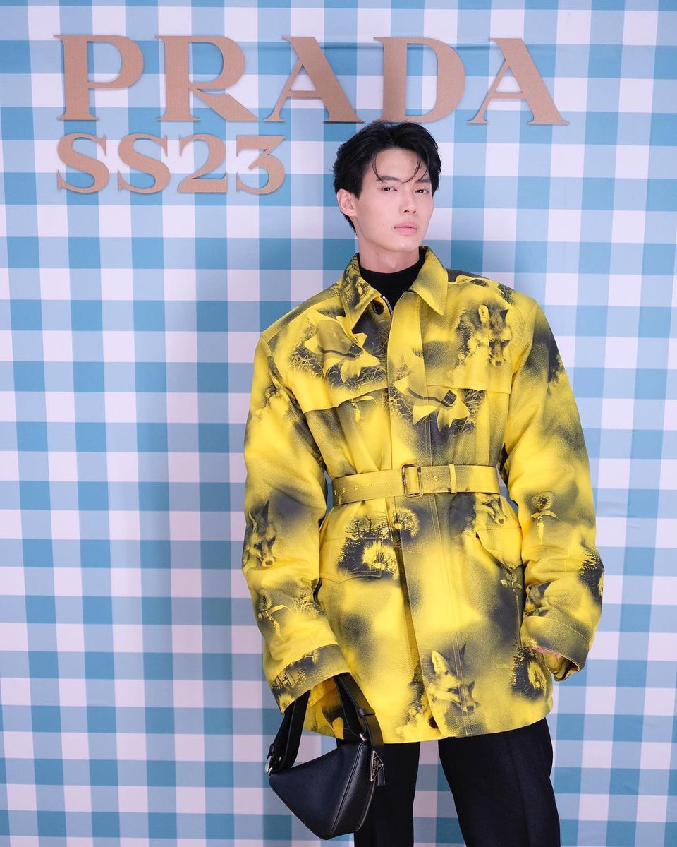 __opywpy__'s tweet photo. 🥺👏🏻👏🏻👏🏻
📌 https://t.co/zc55n8bkXp

#PRADAxWINMetawin 
#PradaSS23 
#winmetawin https://t.co/rlZzE27Ak9