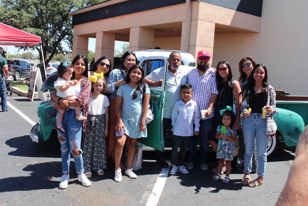 ffcbigspring's tweet photo. Such a great time celebrating dad with all of you! 🔥
Once again, HAPPY FATHER’S DAY! 💙 https://t.co/Ro5q8UrMHH