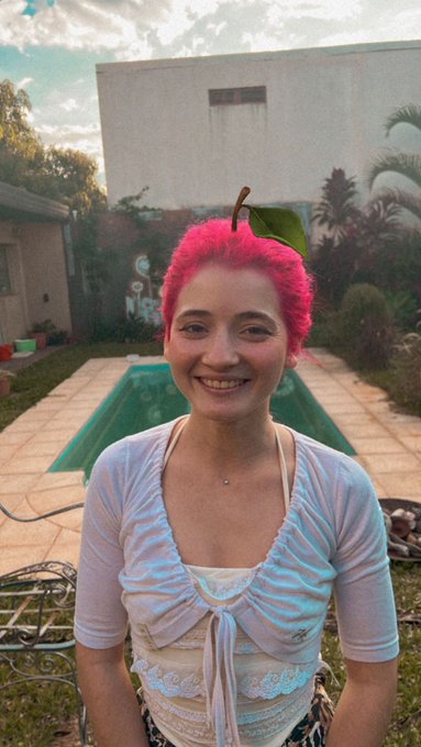 1 pic. Gracias a todos los que estuvieron en el stream dando animos. Los amo ❤️  De: La chica Naranja