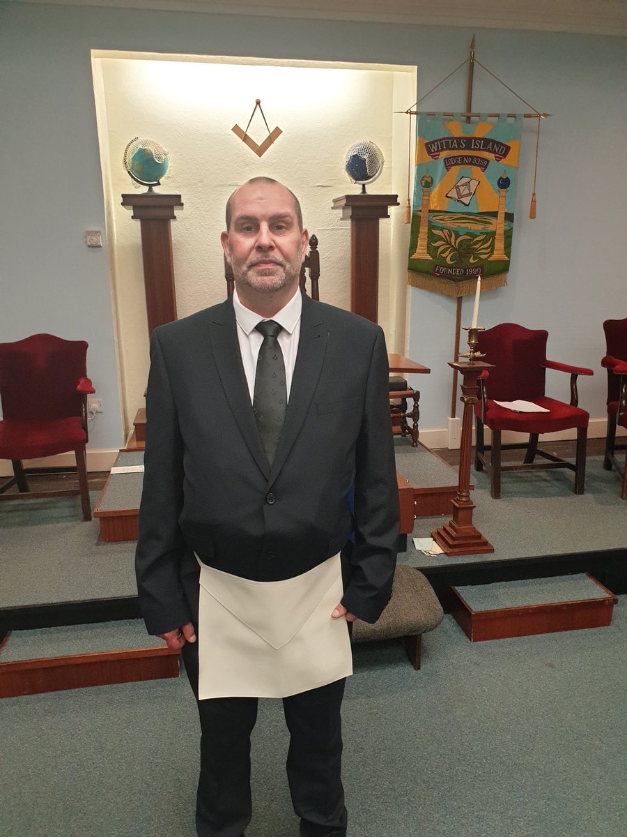 WittasIsland's tweet photo. A great, if not hot(!) night, initiating another two excellent candidates! Jackets &amp; gloves off given the heat of Friday and with no aircon. A tasty and fun festive board, asking with the initiates chain. 
#Freemasons 
@OxfordshirePGL https://t.co/2liPXOr2Gm