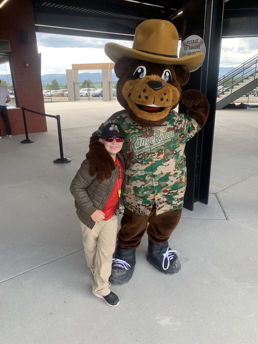 beastieradio's tweet photo. #fathersdaygameday ! Checking out the @GoRangeRiders take on @GoPaddleHeads at #flatheadfield in Kalispel, MT. @PBL1939 action! Beautiful stadium, only the sixth game here and it’s first day game. This place is awesome! I highly suggest checking it out. https://t.co/t43SDIW6ns