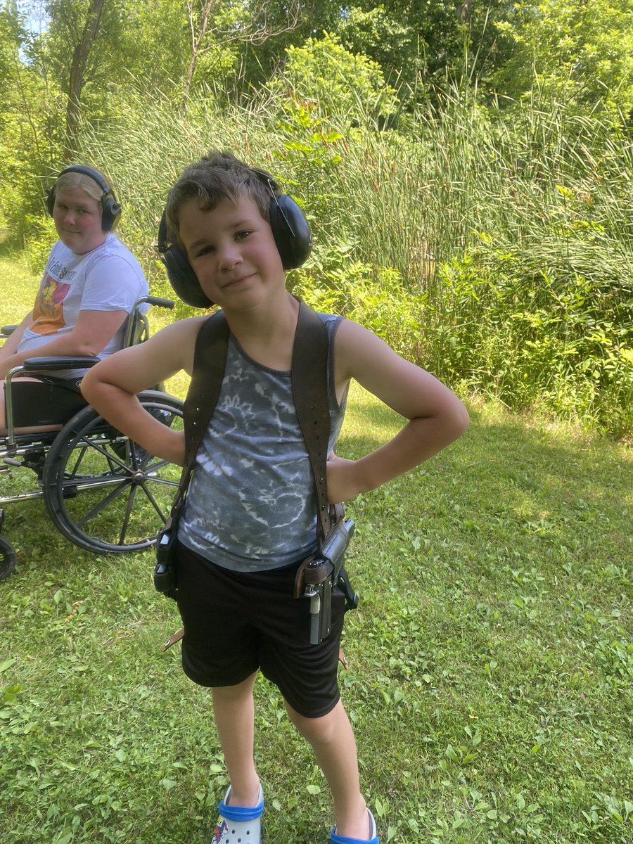 baesmann_joe's tweet photo. Sunday gunday funday! Happy Father’s Day! #essentialjoe #essentialkids https://t.co/wiiWAhFRJm