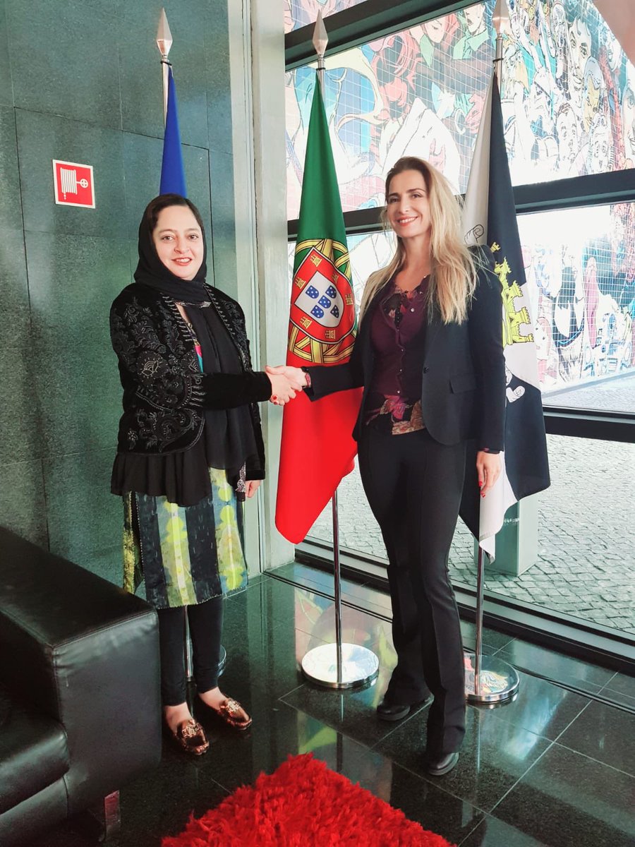 AmnaAwanAMGroup's tweet photo. My business associates in Portugal keep our group image stronger in Portugal https://t.co/9Oq35A8n9B