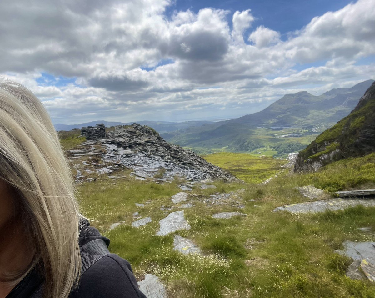 Ange412's tweet photo. A day of going up today in snowdonia #blaenauffestiniog #snowdonia https://t.co/wqPsYouGM0