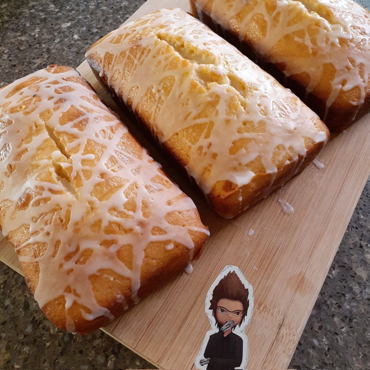 FinalKingdomXV's tweet photo. Happy birthday to my mom! Also happy Father's day. Lemon blueberry cake with cream cheese icing and lemon pound cake #nofilter #BakingAssistantPocketIgnis #lemonblueberrycake
#lemonpoundcake 🍋🫐🍋 https://t.co/SvNm7pBcfg