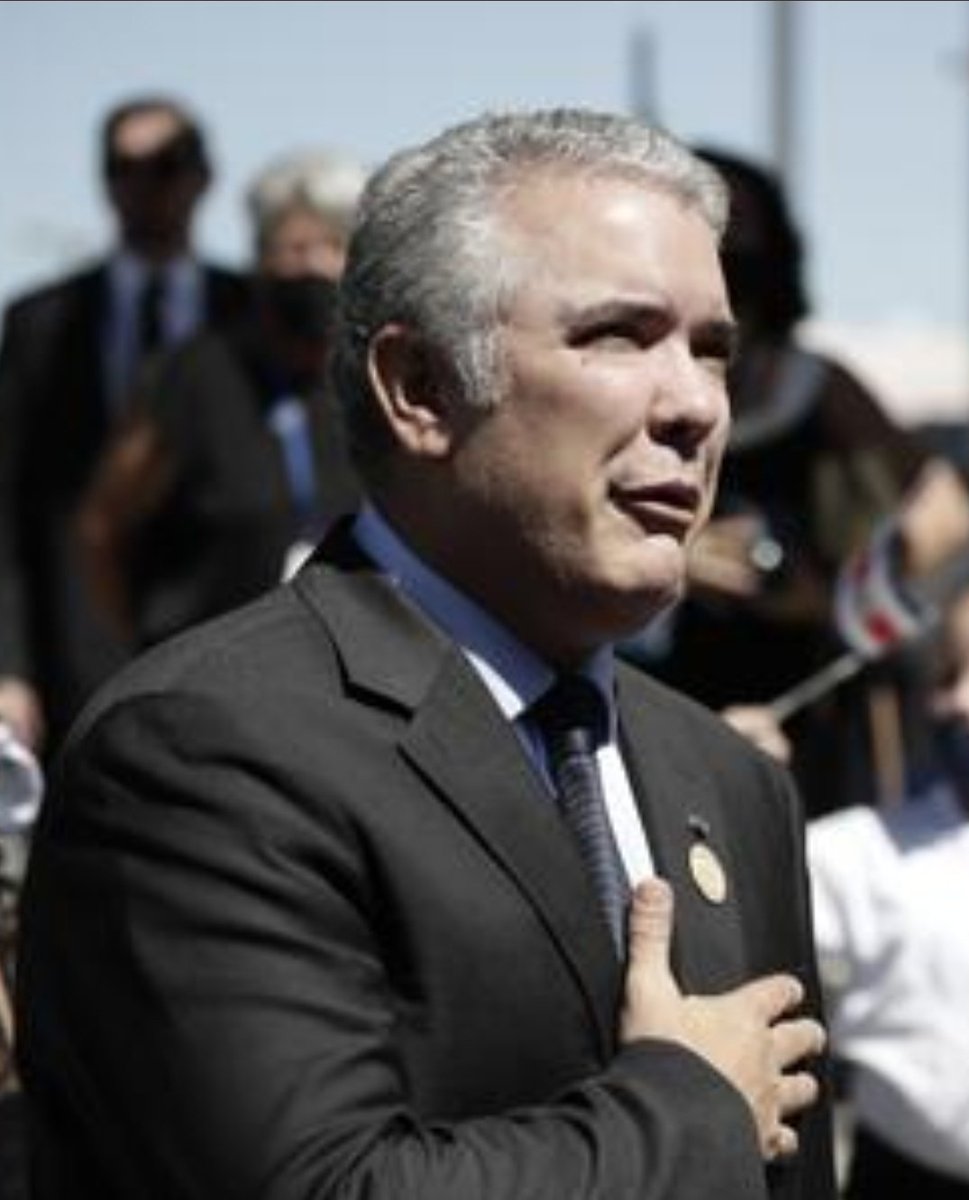 Clubdearmys's tweet photo. Daría cualquier cosa por ver las caras de Cabal, Marbelle, Polo Polo, Uribe, Duque, Egan Bernal, en este momento. 
Los nadies lo lograron. 
EL PUEBLO POR FIN DESPERTÓ. 
#PetroEsPresidente https://t.co/i3sjqTYHED
