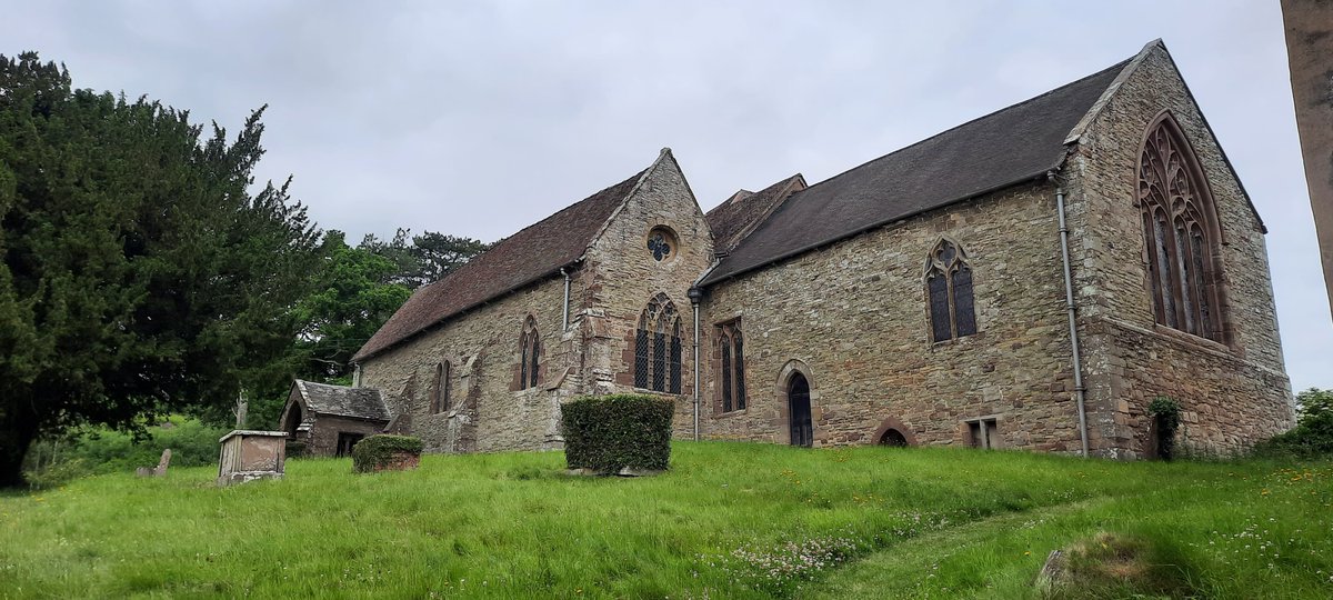 HfdWalking's tweet photo. A wonderful 'A Confusion of Mortimers' walk today.
10k loop walk from the Maidenhead Inn at Orleton.
Picking up the Herefordshire trail from Richards Castle to Orleton #followtheapple
14 x people
2 x churches
1 x tea and cake at the end #herefordshire #walking @VisitHfds https://t.co/02yNSjHP2O