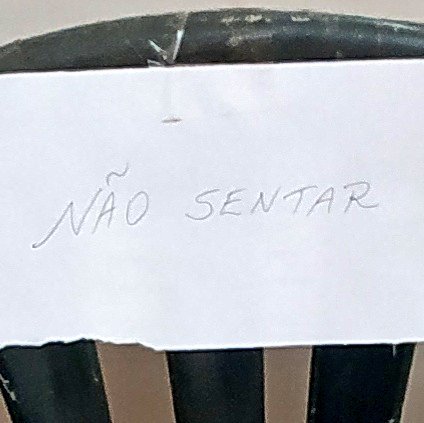 leo_biondo's tweet photo. Uma cadeira com um aviso "NÃO SENTAR" e um consagrado que não vive sua vocação geram a mesma pergunta:

Pra que serve então? https://t.co/BoSAHQkLha