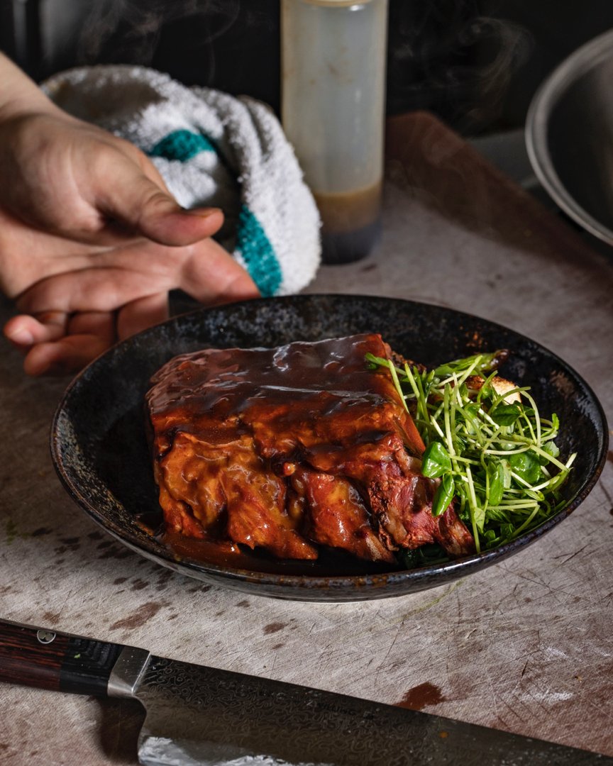 An homage to your meat-loving main dude. 
Pork Ribs {Wuxi sauce, charred vegetables, green beans}
Give him a break from the BBQ!
#FathersDay dinner starts at 5:30 in #ChinatownYVR