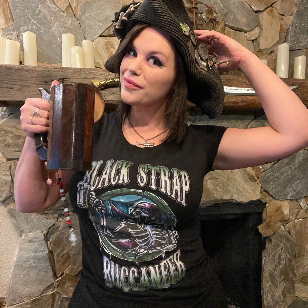 scoundrelsinn's tweet photo. It's the start of our 7th Anniversary week here at the Inn and we are happy to bring to you this year's Anniversary shirt! Modeled by our lovely Man-eater Marge, get your tee, tanks, hoodies, pint glasses and more on our Teespring store
https://t.co/jHvmhz14ru https://t.co/mPmEdGnDim