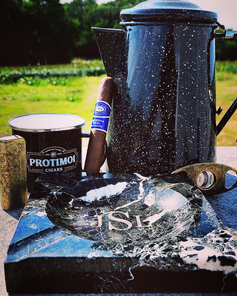 For all of the men in our lives that stepped up to raise us into the people we are. Today’s cigar is for you! 
Happy Father’s Day! 

#happyfathersday #cigars #coffee #country #lighter #celebration #smallbusiness #cigar #cigaraficionado #cigarsmoker