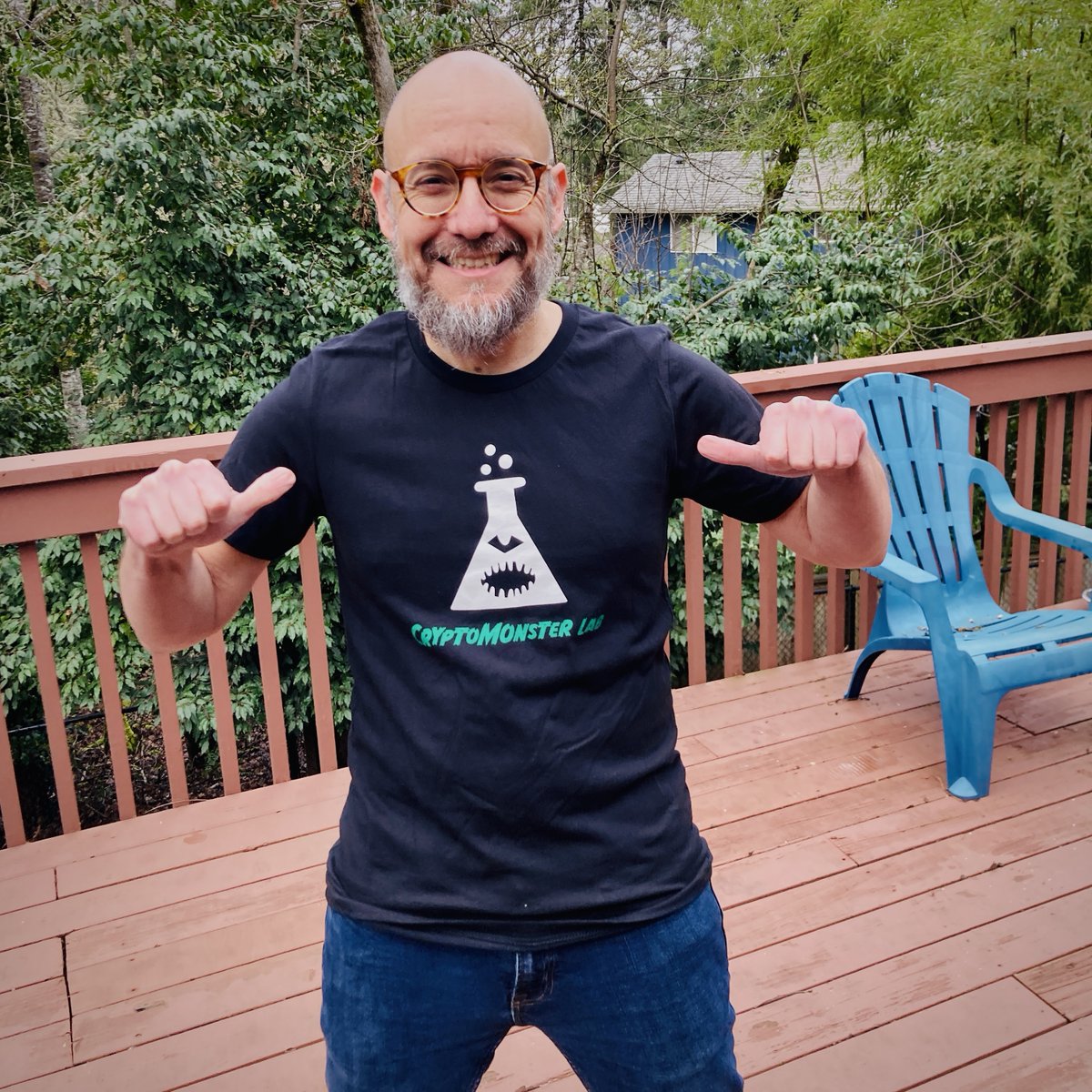SantiagoUceda's tweet photo. I'll be at NFT NYC in a couple days, say hi, let's grab a drink. I'll be the guy wearing a @cryptomonsterlb t-shirt every single day. https://t.co/rpXrm0ysYK