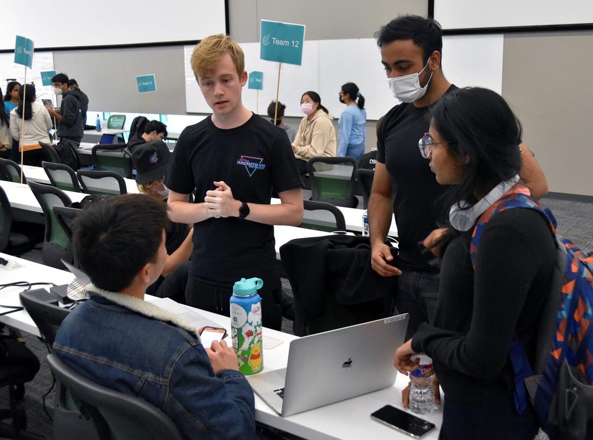HackUTD's tweet photo. Another throwback post since we miss HackUTDVIII that much!! Donโt forget to stay in tune to find out what we are up to this Fall ๐คฉ๐
#hackathon #hackutd #utd #utdallas #whoosh #dallas #hack #coding https://t.co/xISjjGdA7F