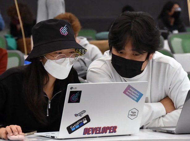 HackUTD's tweet photo. Another throwback post since we miss HackUTDVIII that much!! Donโt forget to stay in tune to find out what we are up to this Fall ๐คฉ๐
#hackathon #hackutd #utd #utdallas #whoosh #dallas #hack #coding https://t.co/xISjjGdA7F