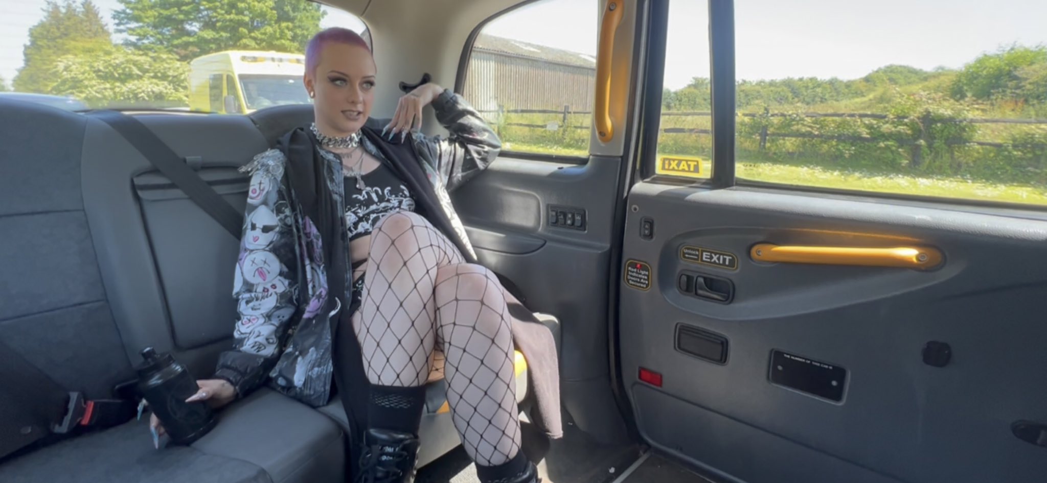 𝕴𝖓𝖙𝖊𝖗𝖓𝖊𝖙 𝕾𝖚𝖕𝖊𝖗𝖘𝖙𝖆𝖗 On Twitter Savage In A Taxi