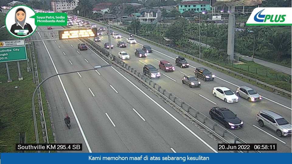 plustrafik's tweet photo. 6:58hrs Kemalangan Km 297.7 arah Utara dari Bangi ke Kajang. Lorong kanan terhalang. Trafik perlahan 2Km. Pandu berhati-hati. @LLMinfotrafik https://t.co/Lr9FEbMIpx