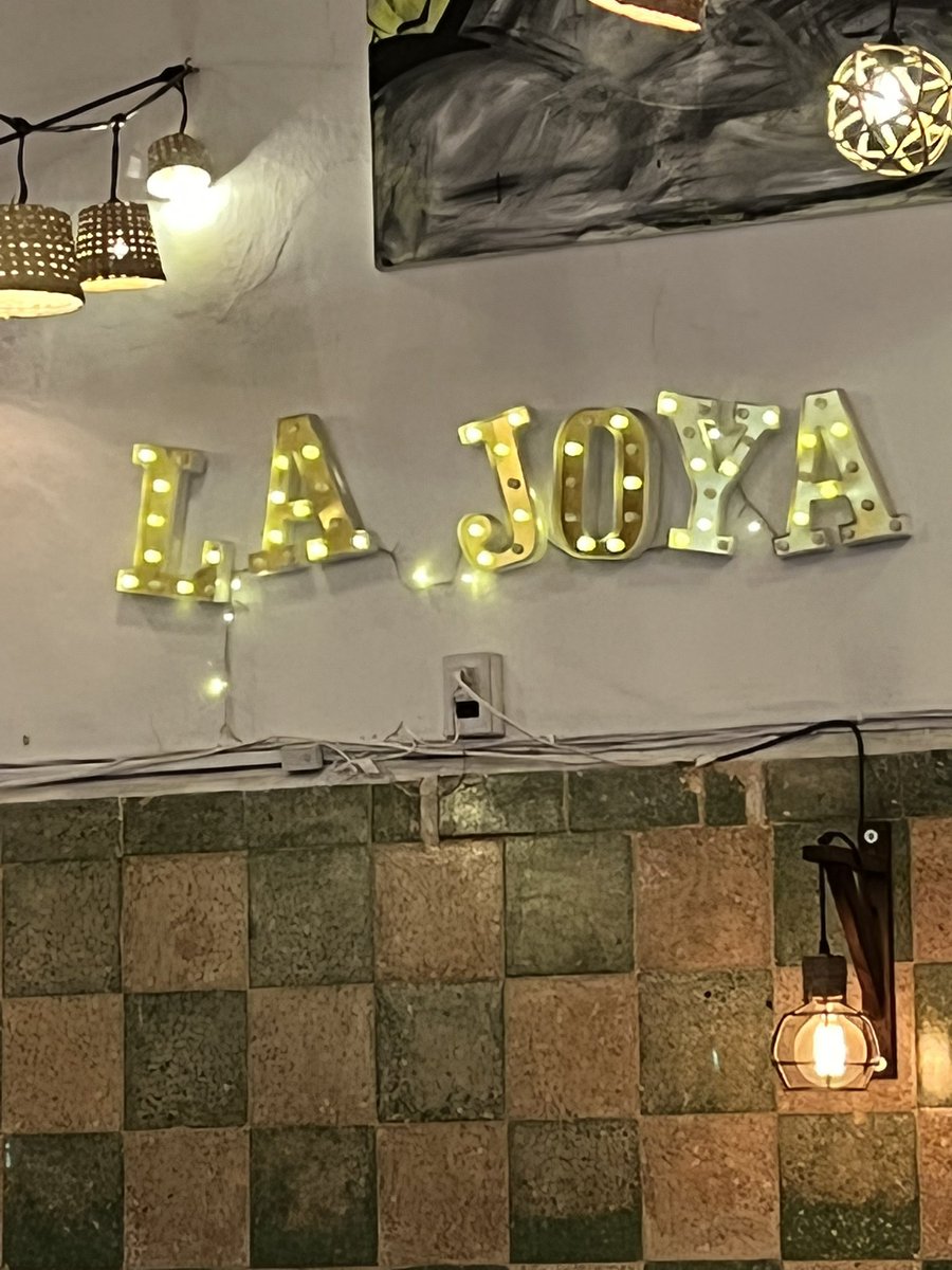 CDMXGringo's tweet photo. I don’t know if when I’m shitiliciously drunk I’m less uninhibited about asking or just simply better at finding random places that are happy to let me smoke weed, I just know that the more sober I am, the worse I am at uncovering 420 friendly restaurant & bars
#ThisPlaceRocks https://t.co/ZrwvaM2hXG