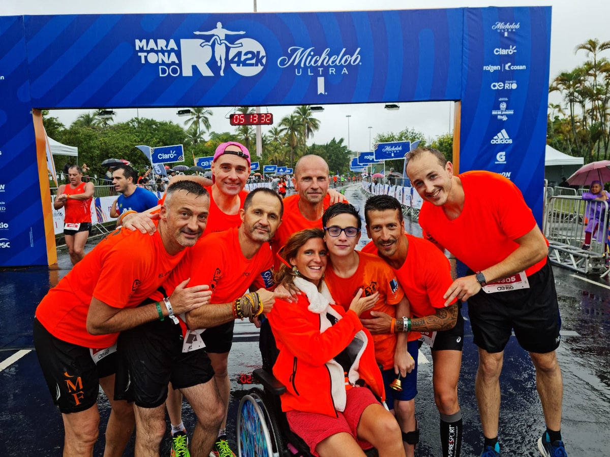 FranceaRJ's tweet photo. Marathon de Rio de Janeiro : félicitations toutes particulières à l’équipe de Pompier Raid Aventure qui a porté haut les couleurs de la France dans un esprit de formidable solidarité ⁦@PompiersFR⁩ @pompiers78 @sdis60 @sdis44 ⁦@PRAventure⁩ https://t.co/deddHCcq8s