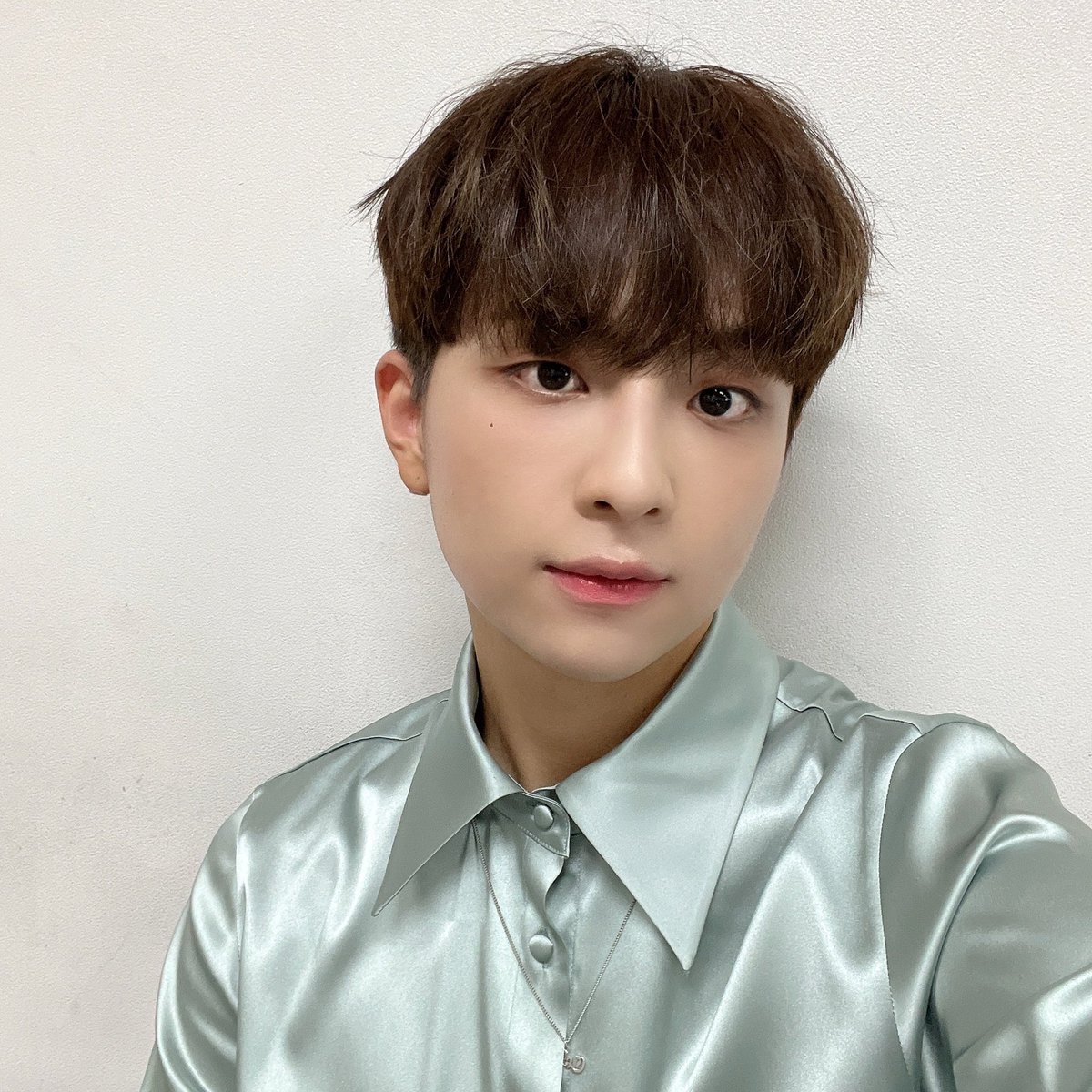 BoysDaCapo_FR's tweet photo. [📸] | 19.06.2022
 
#BDC_Sihun
"Je suis plutôt doué pour prendre des photos dans l'escalier..😳"
 
#BDC #BDC_시훈
#김시훈 #KIMSIHUN
___
 
© BDC_BNM https://t.co/f9EZEmaKjJ