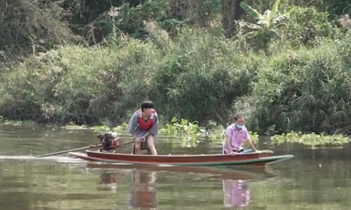 hojimato's tweet photo. นึกภาพตามพีทขับเรือหนีเวกัส เวกัสขับตาม มูดเอนโทนซีรีย์จะเปลี่ยนไปทันที ไล่จับเป็นหนังอินเดียเลยทีนี้ 5555 ใส่เพลงเข้าไปคือใช่เลยนะ😂 คนดูขำจนขิต 
#เวกัสพีท 
#KinnPorscheEP11 https://t.co/H667MP2o11