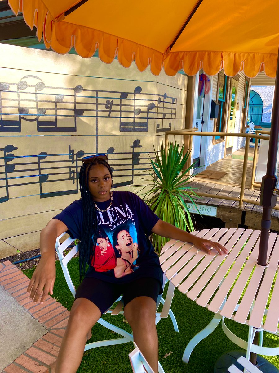 donyamarie_'s tweet photo. One thing about it imma live this thing called life!
#HappyInRealLife #Thankfulforlife #Aries #DallasTX #BIGDON https://t.co/Op0nhZvqkg