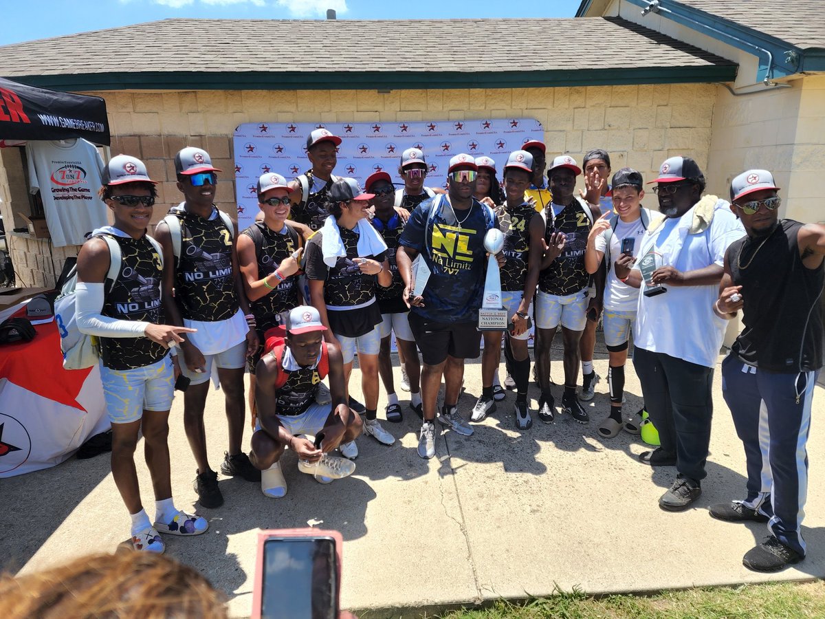 evanmathis1030's tweet photo. Brought back home the nati championship with a 7-0 record @PremierEventsU2 @No_Limitz_7v7 , @JCastilloHFC @CoachMartinLE @LilElmFootball @bell_charles @OsvaldoH_14 @KellenTasby @RectorSemaj25 @Williambell2217 https://t.co/pHLZ4ddEWr