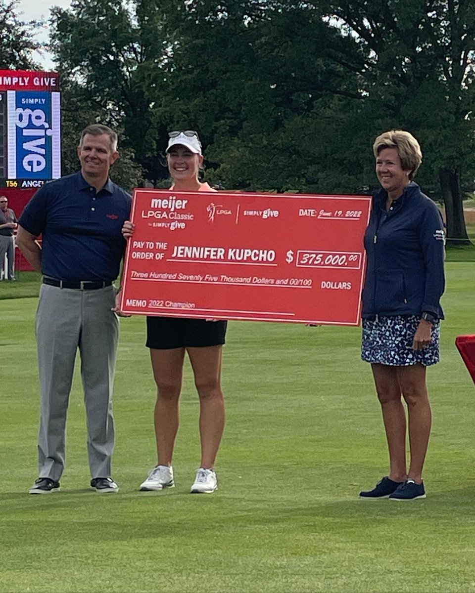 Congratulations to @jenniferkupcho on winning our 2022 Meijer LPGA Classic for Simply Give! ⛳️🏆 We are also proud to provide a $1.25 million donation to our Simply Give program. #forehunger #meijercommunity