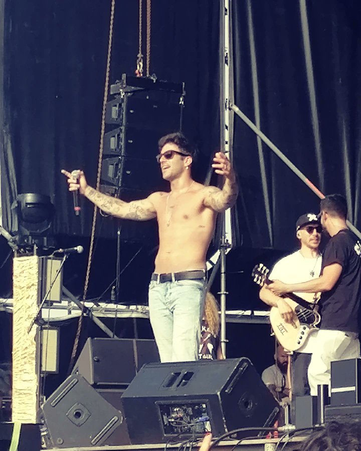 _arantxita_'s tweet photo. Empezamos temporada de festivales @Ana_peich!!!!
No se puede empezar de mejor manera que con @alvarito_deluna y nuestro amigo el mono!!🤣 https://t.co/0fXp7QjGDB