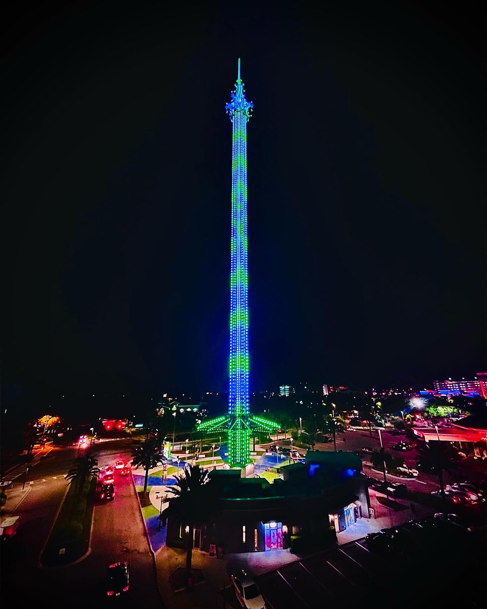 Daytime VS. Nighttime rides on StarFlyer. Which do you prefer? Experience both with sameday return rides at a discounted rate. Open 10AM-2AM Daily!  #starflyer #starflyerorlando #viral #orlando #travel #familyfun #funtimethrillrides #vueat360 #thrillrides #orlandoflorida #florida