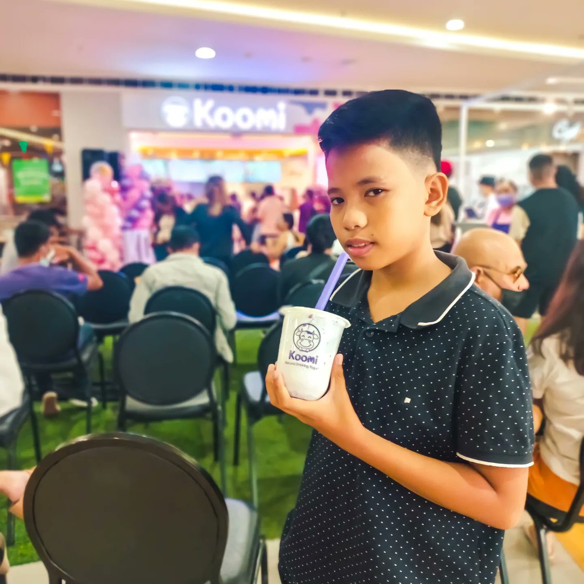 divinecabais's tweet photo. 💜💜KOOMIKADAS💜💜

Dali na! Sa mga yogurt lovers dira, cravings satisfied gid ya 💯. Nauyunan sang akon family. See the last photo 😍😊☺ Thanks Koomi PH for inviting us!

#KoomiPH #GuiltlessGoodness #KoomiSmIloilo @KoomiPH_ @smcityiloilo
#FroYoOwnGood https://t.co/qXuHpsbQ2n