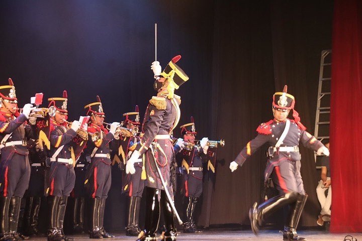 Granaderosarg's tweet photo. La Fanfarria Militar con su músico bailarín de malambo. #DanceMW #DanzaMW #Museumsweek #Museumweek2022 https://t.co/HSCG1YV9QQ