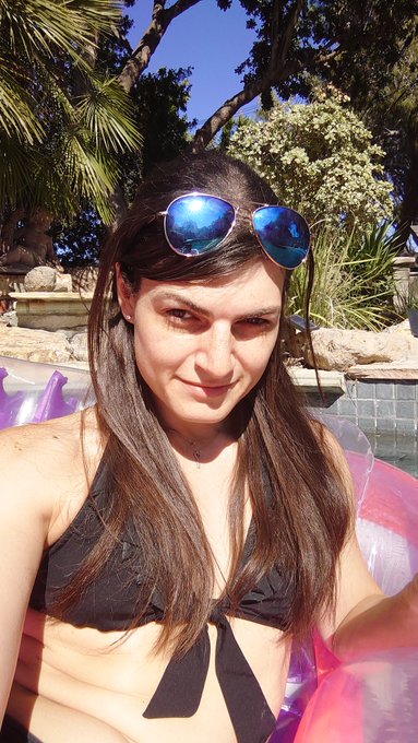Who wants to get wet 💦💦 https://t.co/I5FEns0OVZ