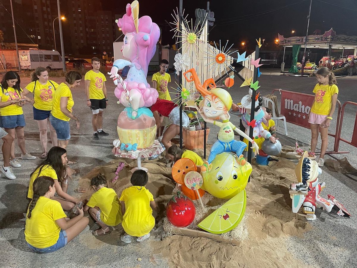 Plantà de las Hogueras. La infantil casi terminada. 

#plantà2022
#plantàinfantil
#PSB2022
#fogueres2022
#fogueres 
#hogueras2022
#másde20añossiendoespeciales
#mesde20anyssentespecials
￼