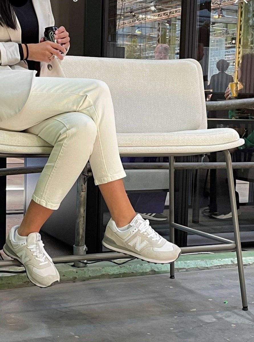 fusefurniture's tweet photo. Simple, Special, Scandinavian Style - that Sums up the bar stools from our brand new FourAll range by @fourdesigndk - we're in love with its clean lines and good looks.
#fourall #oceedesign #interiordesign #scanidnavianfurniture #midcenturymodern  #barstools #hospitality https://t.co/WjclOT67ph