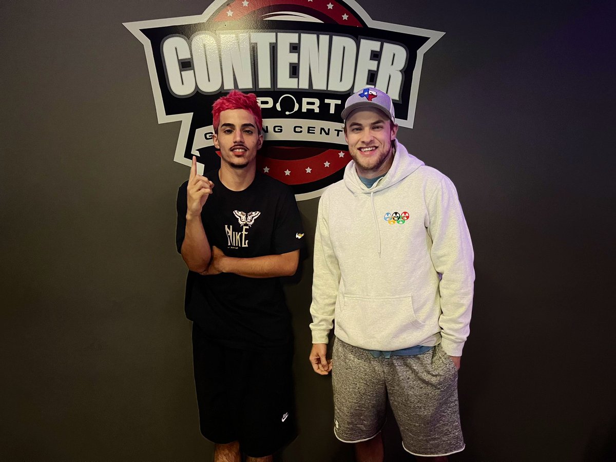CGNEvents_'s tweet photo. CGN x @RecoilRoyale Charlotte Champions! 🏆

@Rayskiis &amp; @Reese_Wz https://t.co/ow9NxOOFyk