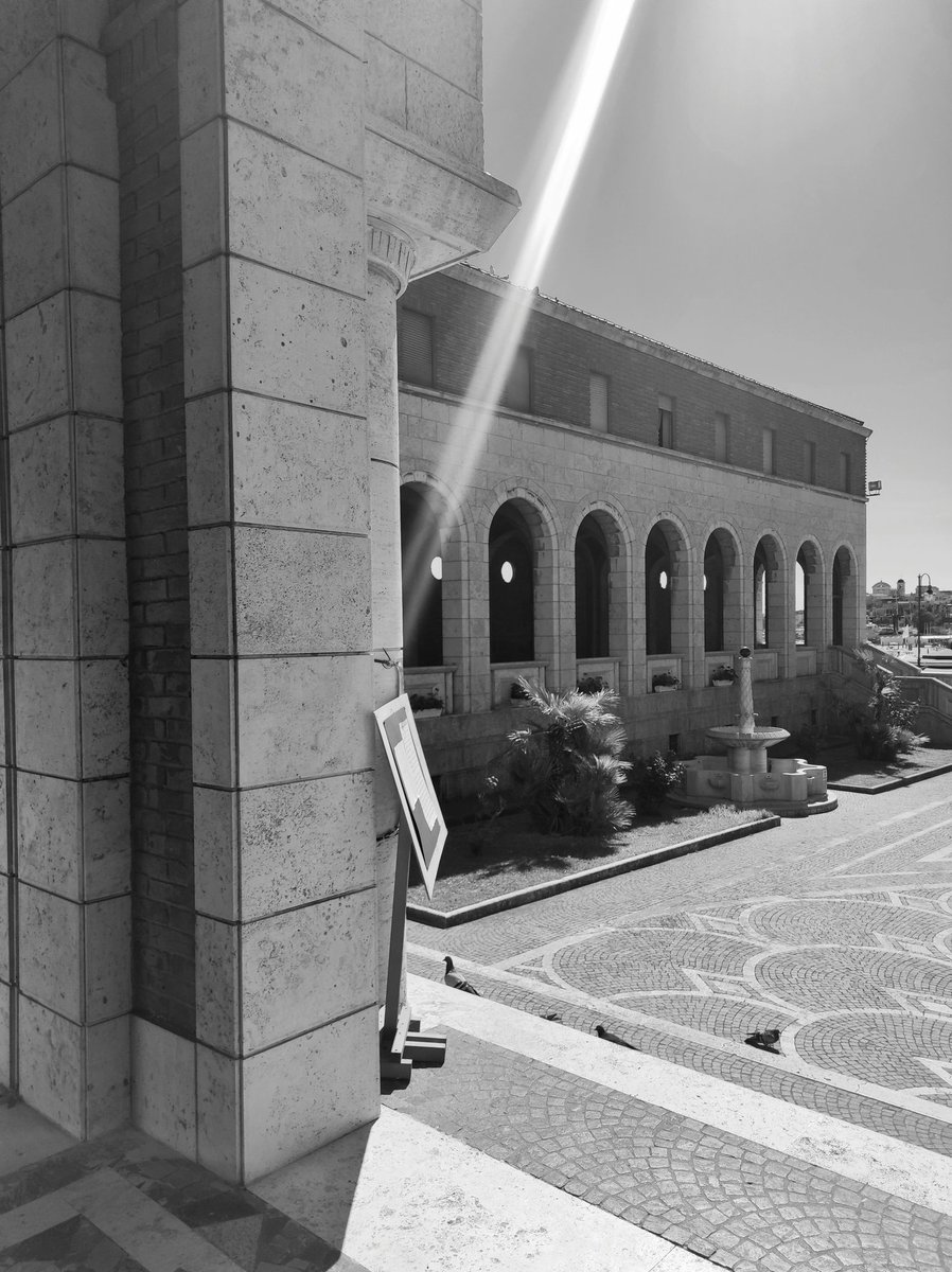 BlogRomano's tweet image. #goodmorning #nettuno #infiorata #urbanphotography