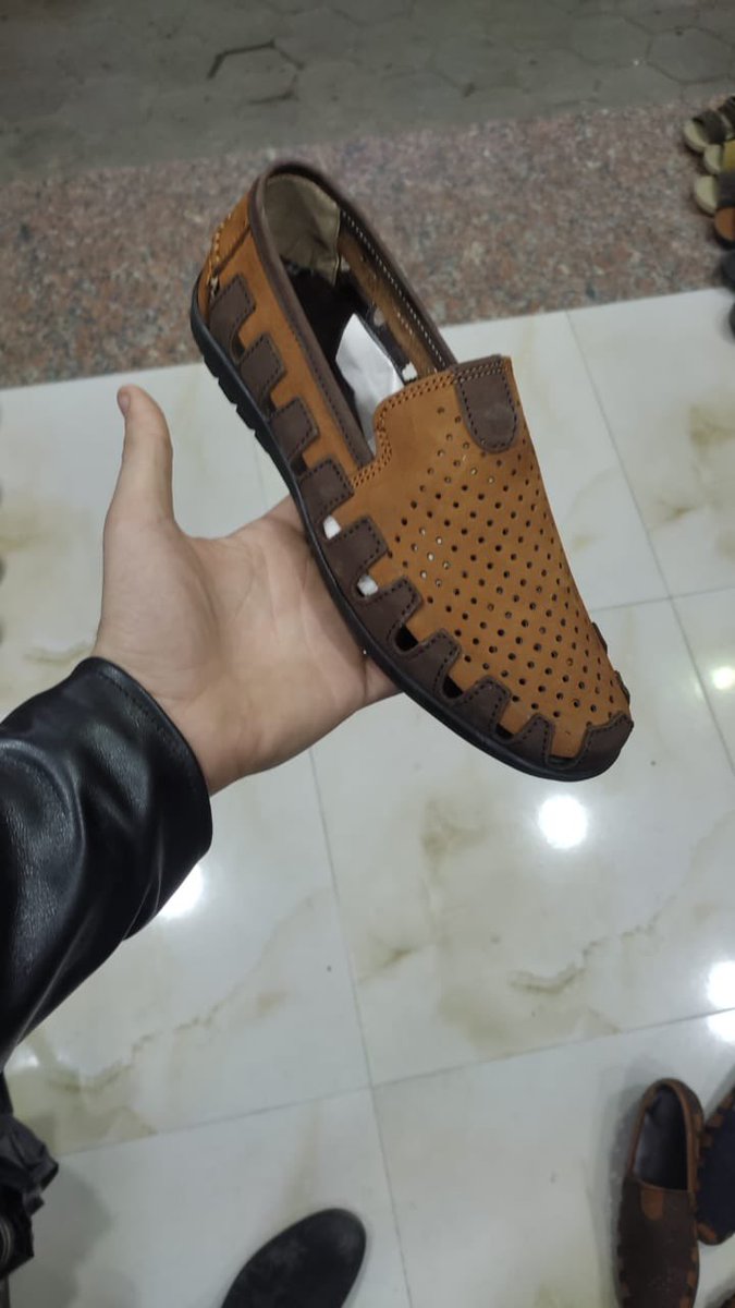 FirstRate_Shoes's tweet image. Available for 13k Only🙌🔥🙌 Contact us via ☎️ 07032888205..#WebringtheBest
Retweet Fisabilillah🤝..@__yellows @Aashfinn @_najib_aa #staged #GIRLFRIEND #Benzema #Ronaldo