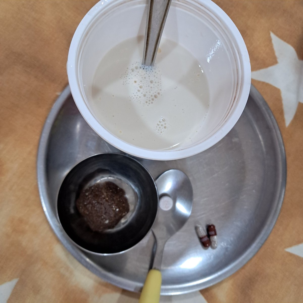 vihaan_cfindia's tweet photo. Atluntadi mari naa breakfast 😛
* ragi laddu
* almond milk + groviva
*ponganalu ( beetroot + 🥕 mix ) + palli chutney
* Fruit Yogurt 11 am ki 😋
#saltyboy #cfdiet #vihaanscaloriefood https://t.co/W8mnahDBTf