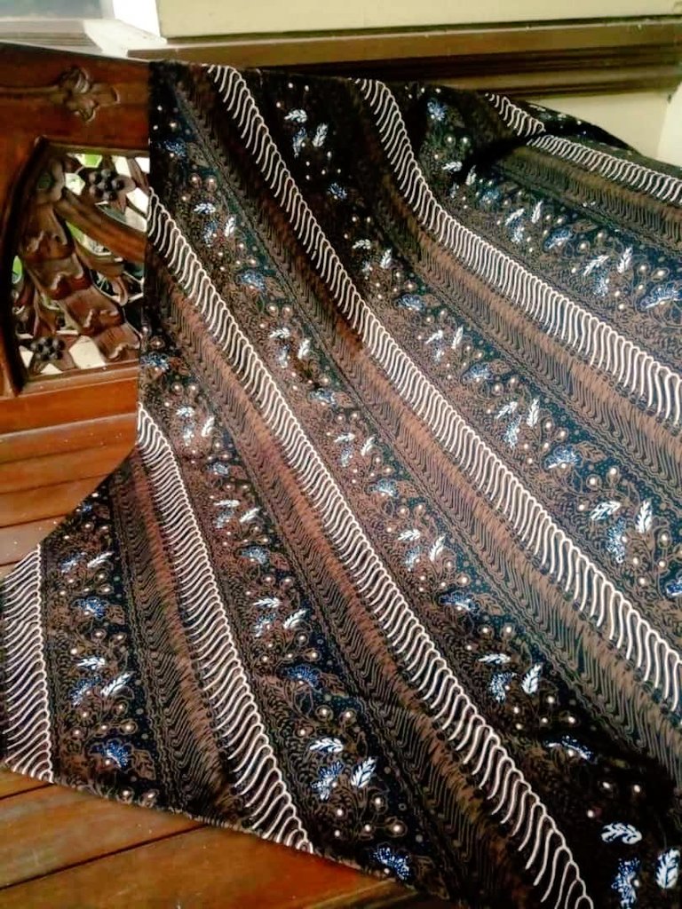 rade_efp's tweet photo. #batikkombinasi cap-canting berikut ini tinggal masing-masing 2pcs✨ Ukuran 200x110 cm seharga 175k. Warnanya sogan, netral untuk berbagai kesempatan.

Cek stok langsung japri WA https://t.co/KTKBg8bJcN

Bantu share ya kawans, siapa tau mutualsnya berminat. Nuhun 🤎 https://t.co/UhM8VYl5kp