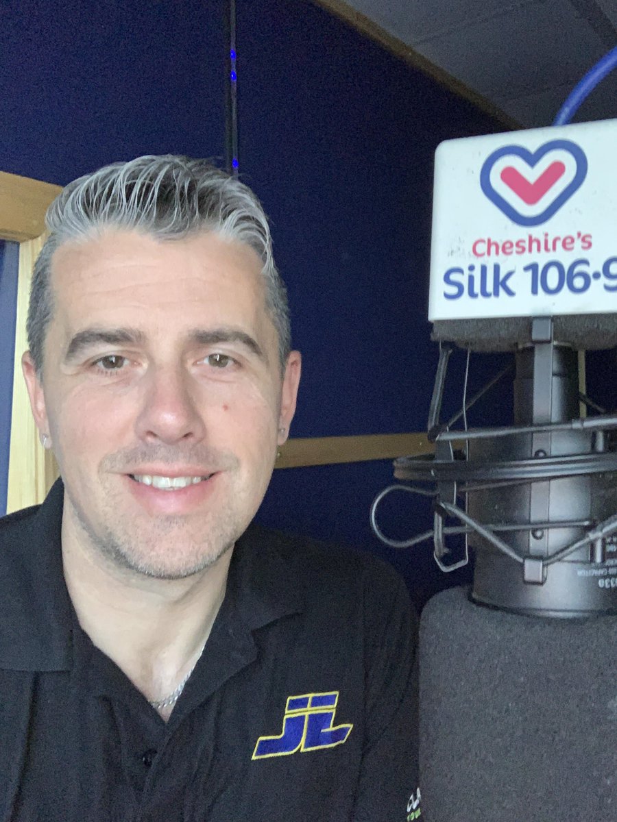 silk1069's tweet photo. Mike's in for Silk Breakfast
Looking like a dry and warm one for us.
What have you got planned for the week?
#silk1069 #silkbreakfast #silksport #CHESHIRE #summer #summeronsilk https://t.co/yAARNBoOV2