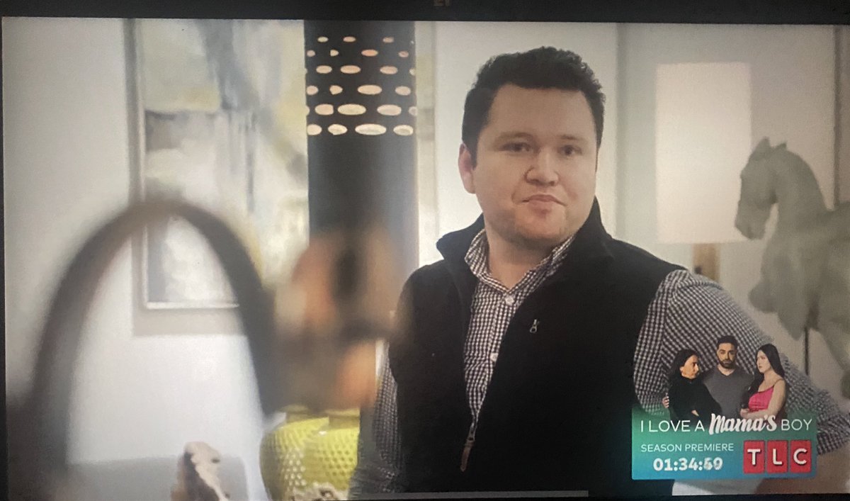 realityfun2's tweet photo. My face when I see another store person becoming a victim of these dysfunctional relationships 🤣🤣🤣#90DayFiance https://t.co/Y1bcYYAJlL