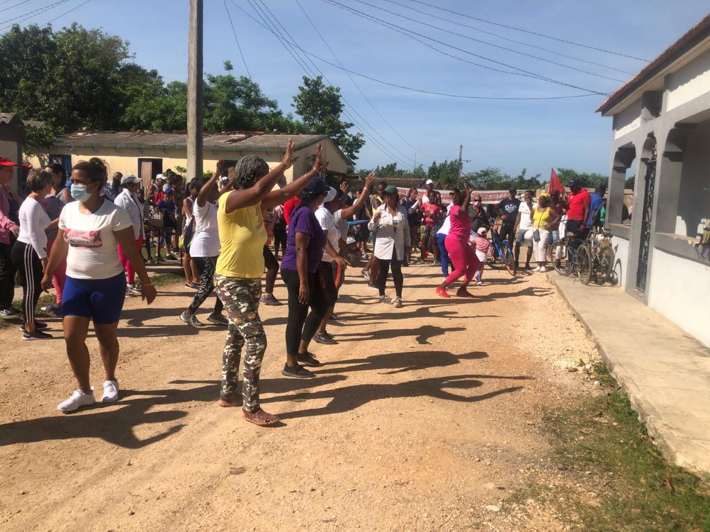 MarlenCabreraC2's tweet photo. Se realizó este sábado vía saludable en el municipio de Colón en la comunidad 14 festival con participaron intersectorial.
#ColonEnVictoria 
#ColonPorLaSalud 
@WongCorrales https://t.co/z5Lj1AqgQl