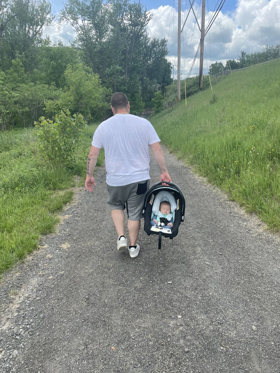 JesB103's tweet photo. @RIPNDipTraders Happy Father’s Day Jordy!! Thank you for all you do for our family..You’re an amazing father! We love you❤️🥰 #FathersDay2022 https://t.co/AnBQkHHdyU