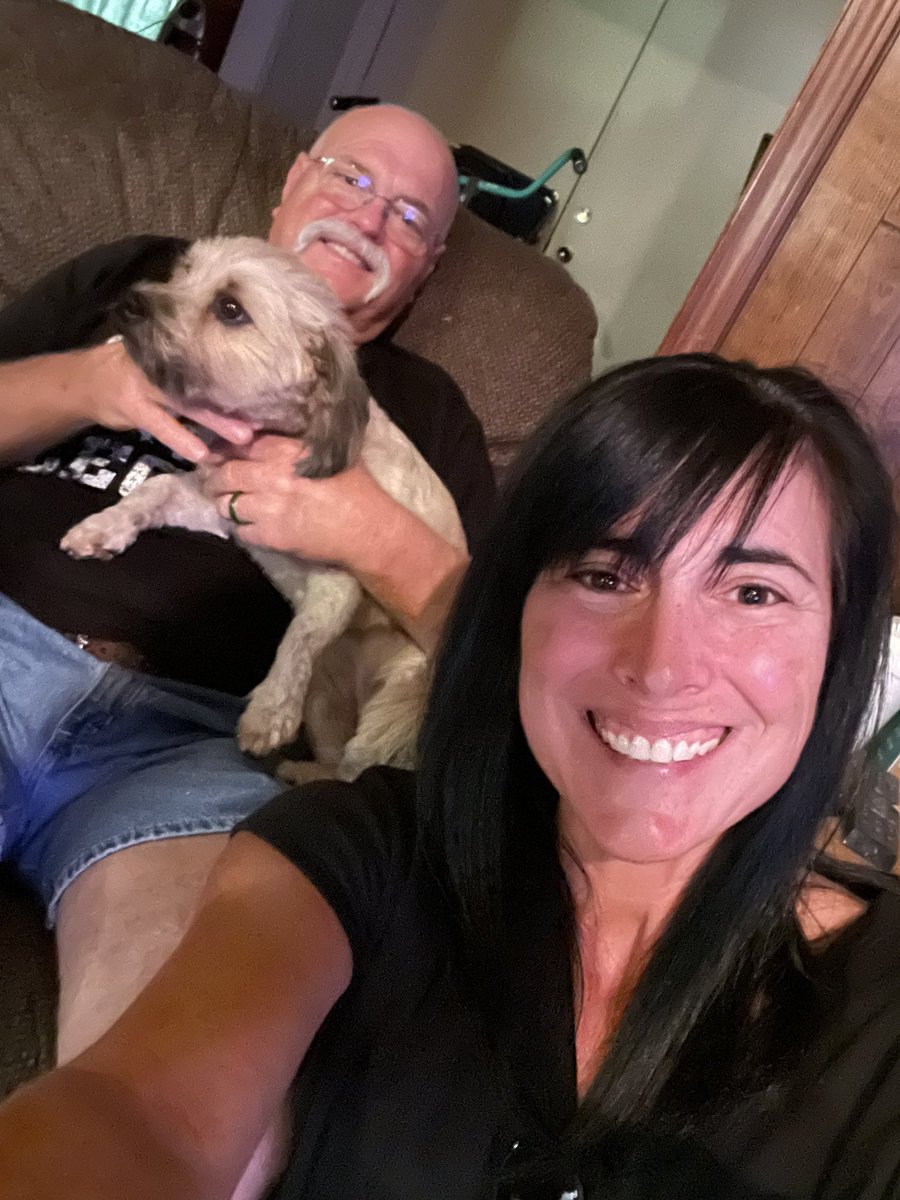 Killin_itFtness's tweet photo. Happy Father’s Day to the most strongest man I know! #cancersucks https://t.co/9PwxCzeems